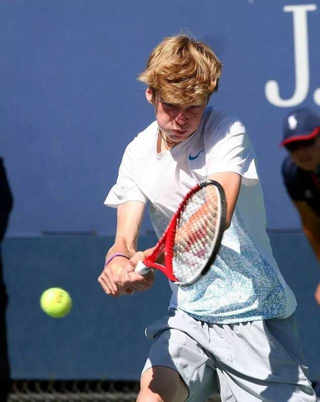 一两名球员 一两名球员